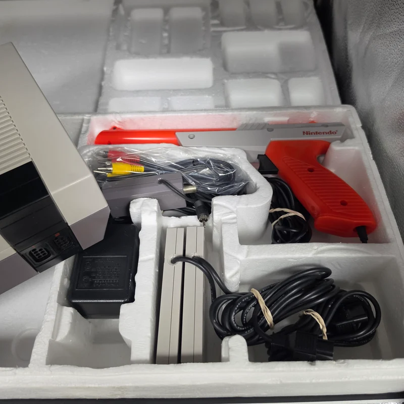 CIB Nintendo NES Action Set - Console Bundle [B]