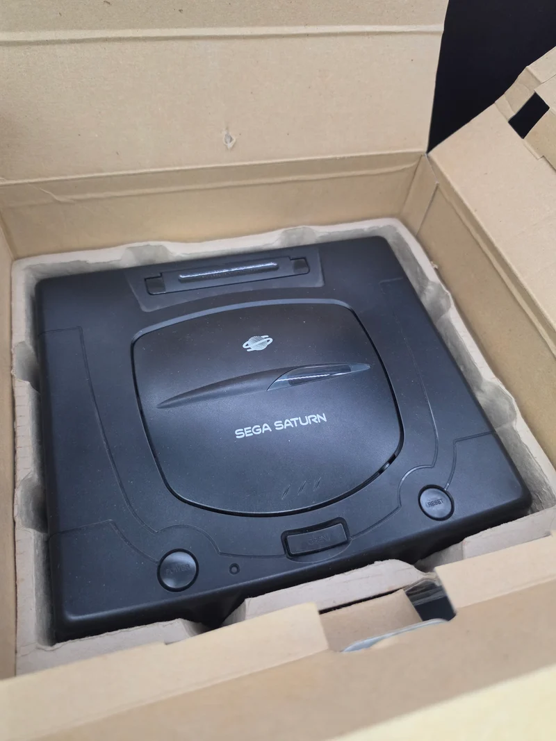 Sega Saturn Console Bundle [MK-80000] (CIB)