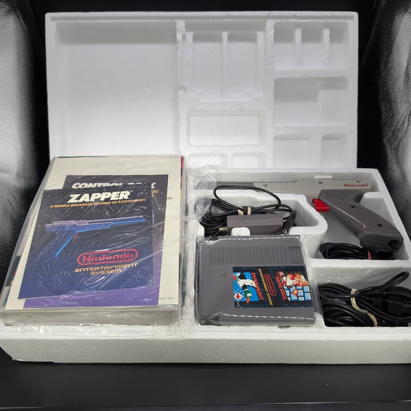 CIB Nintendo NES Action Set - Console Bundle [Grey Zapper)