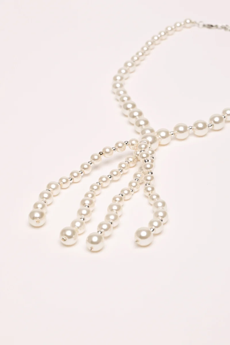 Collana lunga con perline