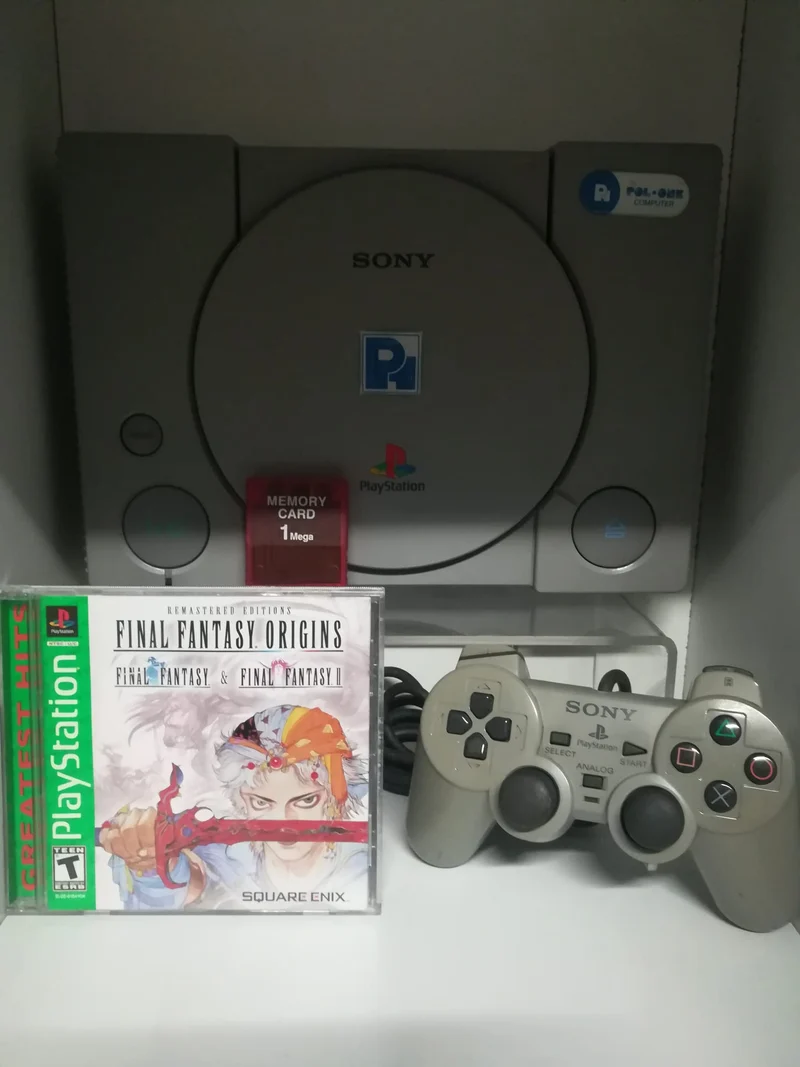 CONSOLE PLAYSTATION 1 (USATA ,MODIFICATA LEGGE GIOCHI AMERICANI E JAPAN)(senza scatola)