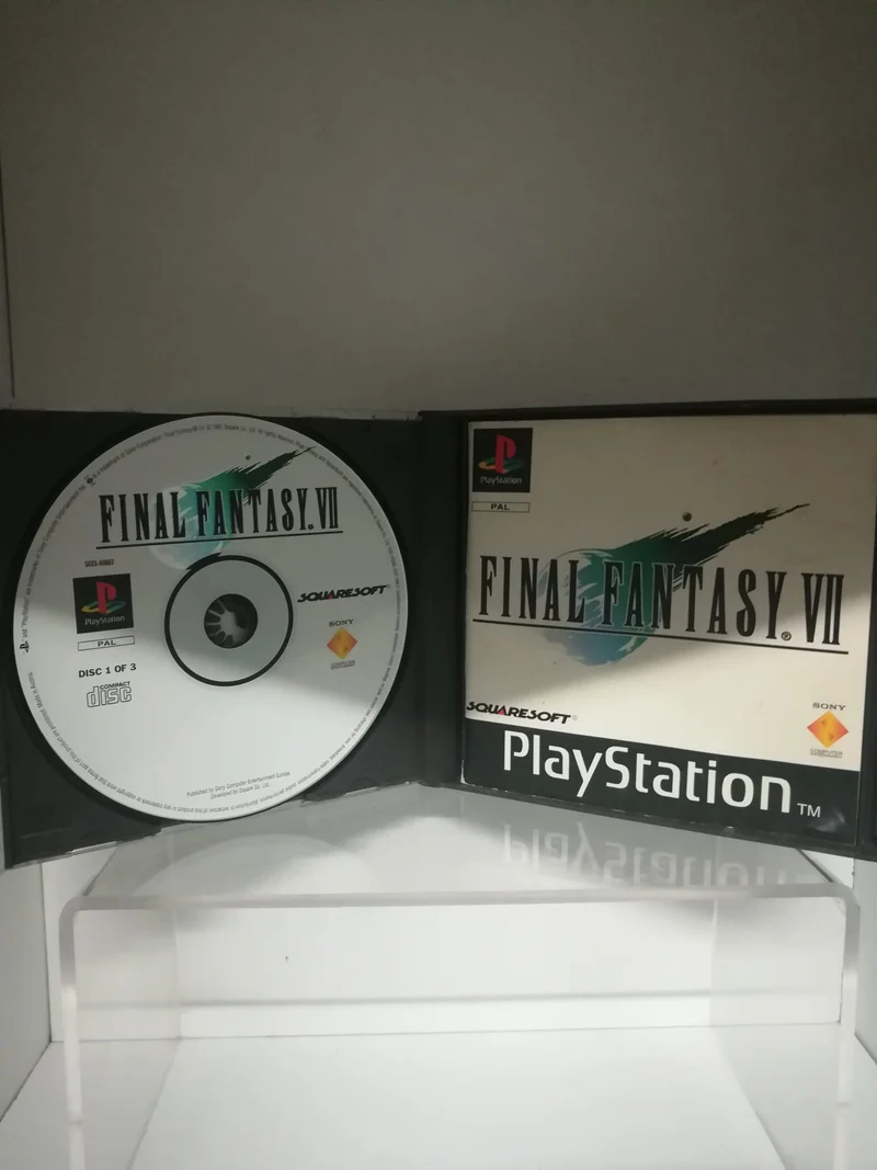 FINAL FANTASY VII PS1 (usato garantito)(provato con ps3)