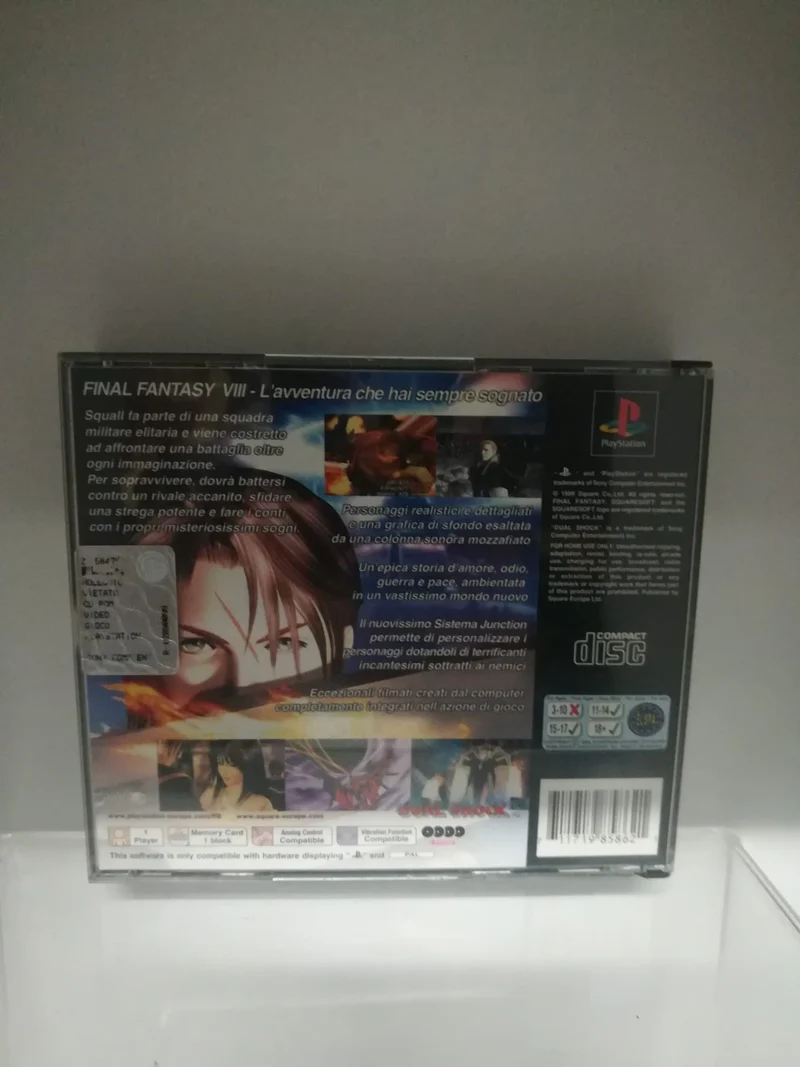 FINAL FANTASY VIII PS1 (ITALIANO)(usato garantito)(provato con ps3)(senza manuale)