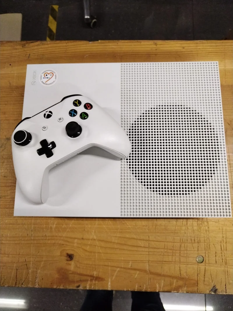 CONSOLE XBOX ONE S 1TB (usato garantito)(senza scatola)