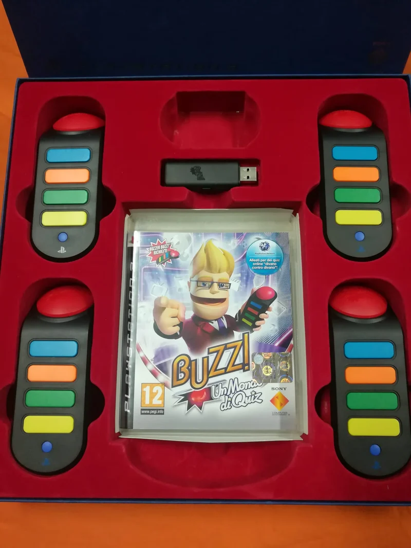 BUZZ! CONTROLLER PS3 + GIOCO (usato garantito)(gioco: un mondo di quiz)