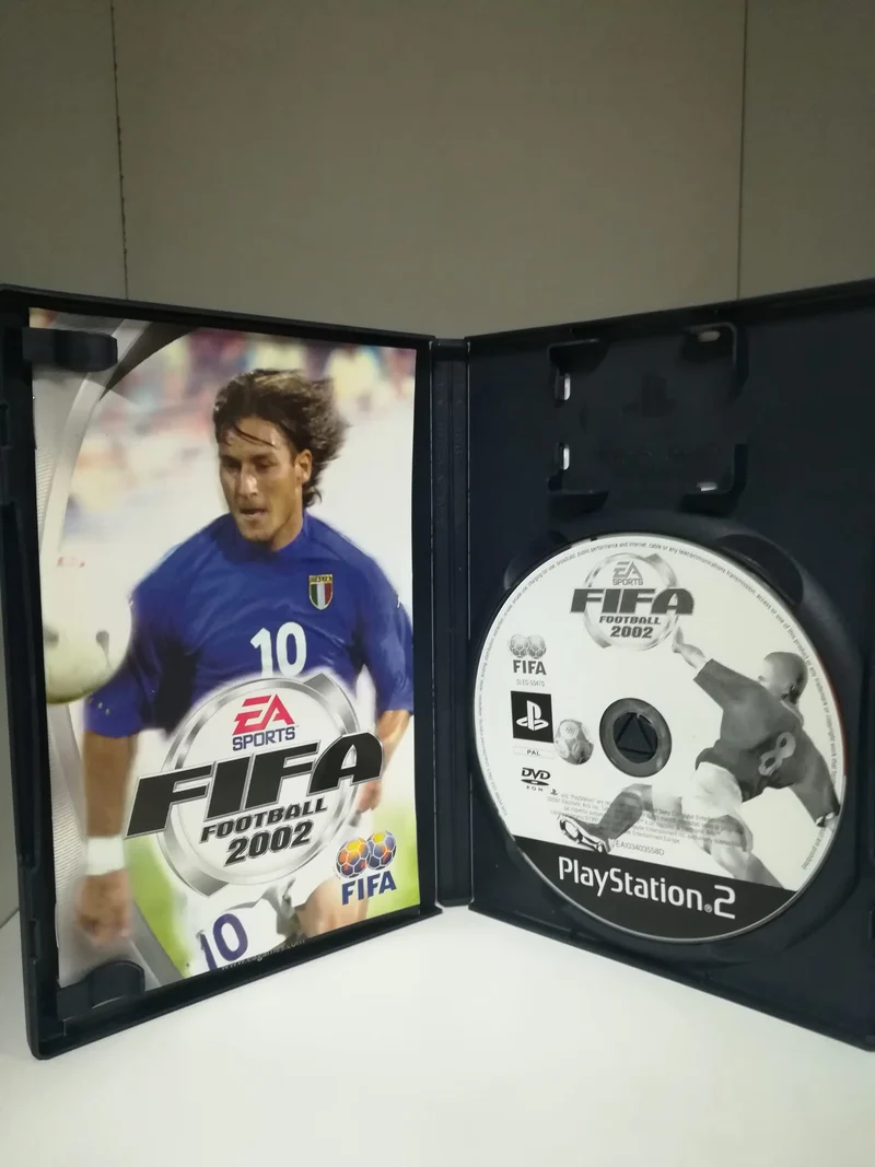 FIFA FOOTBALL 2002 PS2 (usato garantito)(versione italiana)