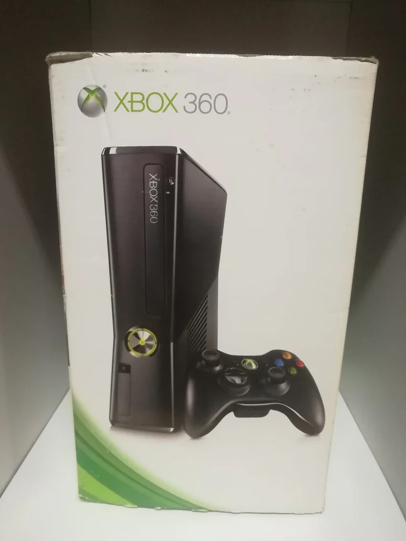 XBOX 360 SLIM NERO OPACO 250 GB/GO (usato garantito)(completa di tutto)