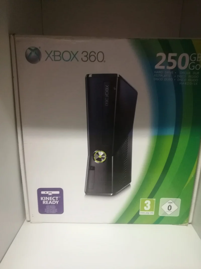 XBOX 360 SLIM NERO LUCIDO -250 GB /GO (usato garantito)(completa di tutto)