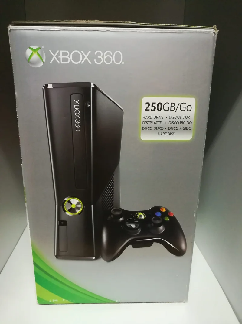 XBOX 360 SLIM NERO OPACO 250 GB/GO (usato garantito)(completa di tutto)
