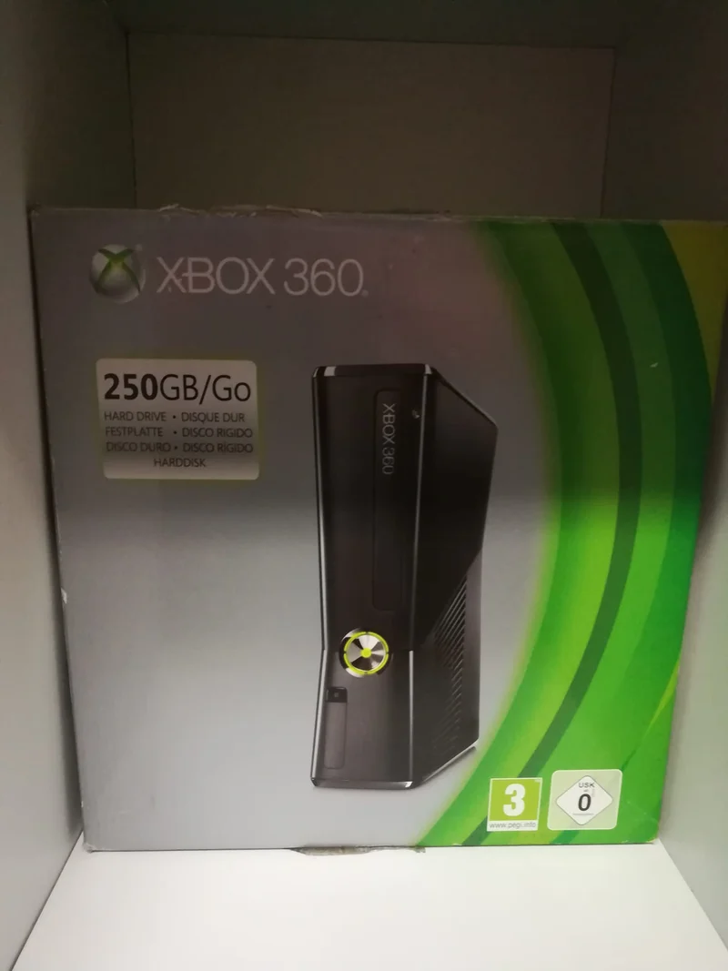 XBOX 360 SLIM NERO OPACO 250 GB/GO (usato garantito)(completa di tutto)