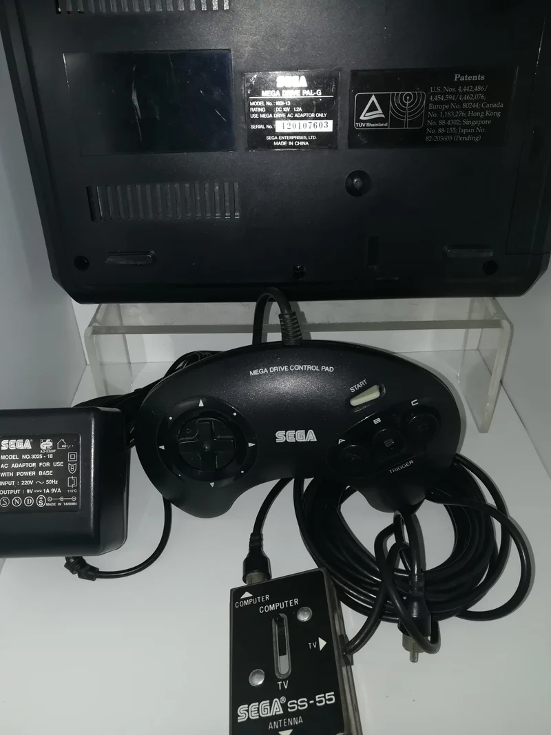 CONSOLE MEGA DRIVE SEGA (usato garantito)(senza scatola)