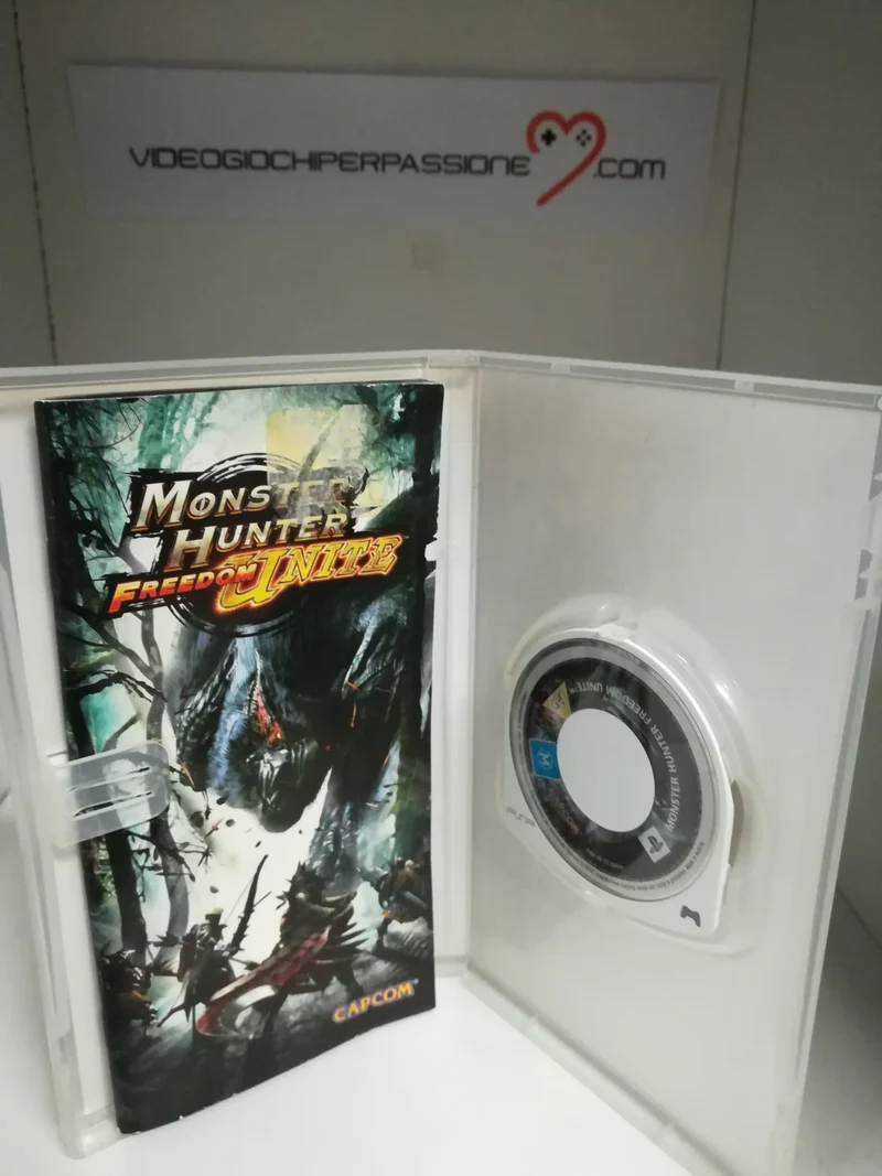 MONSTER HUNTER FREEDOM UNITE PSP (versione italiana)(usato)