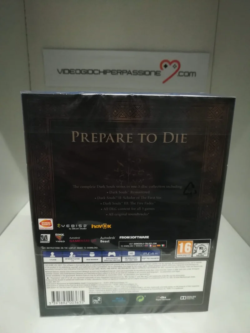 Dark Souls Trilogy Playstation 4 Edizione Regno Unito [CON ITALIANO]