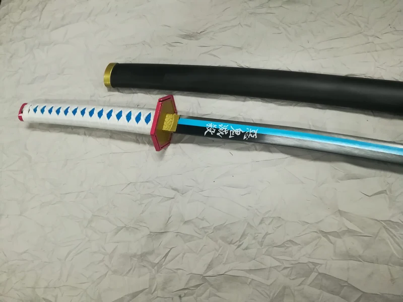 KATANA DEMON SLAYER -GIYU TOMIOKA- CM101 IN ACCIAIO SENZA FILO (da16 anni in su)