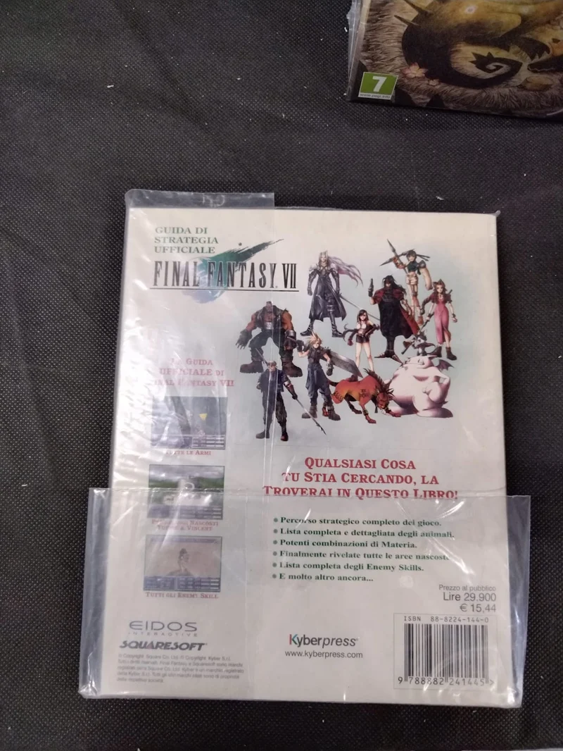 FINAL FANTASY VII (guida ufficiale)(usato garantito)