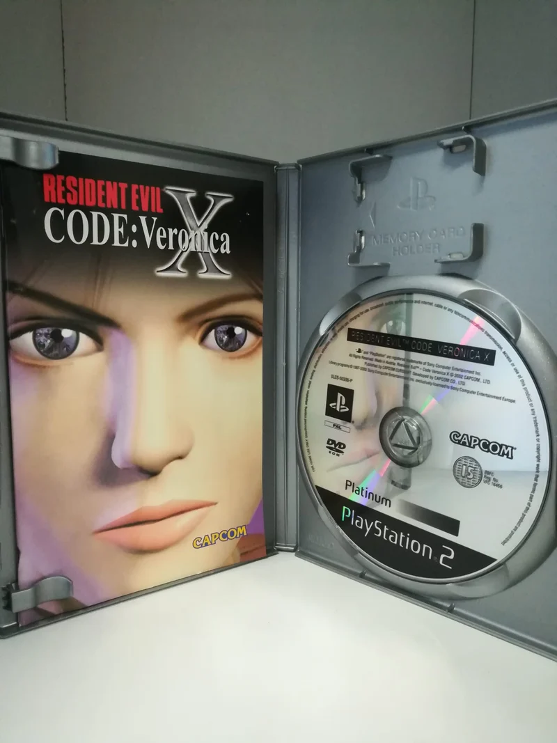 RESIDENT EVIL-CODE VERONICA X PS2 (usato)(versione italiana)