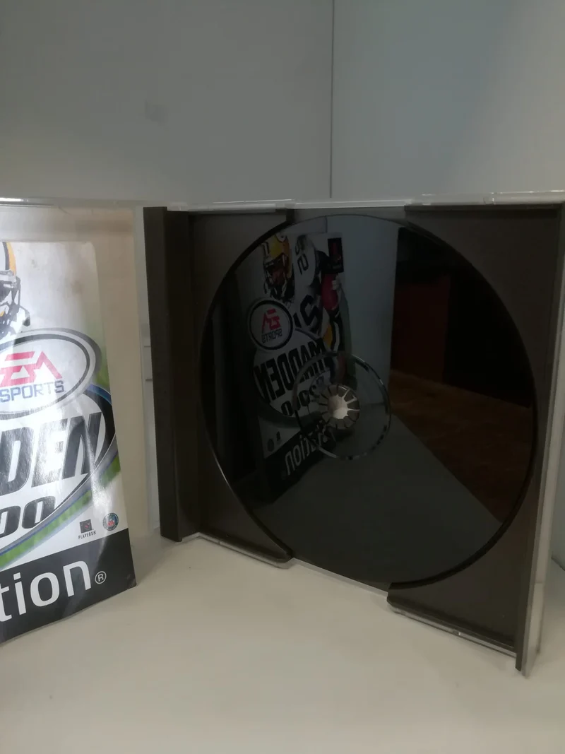 MADDEN NFL 2000 PS1 (usato garantito)