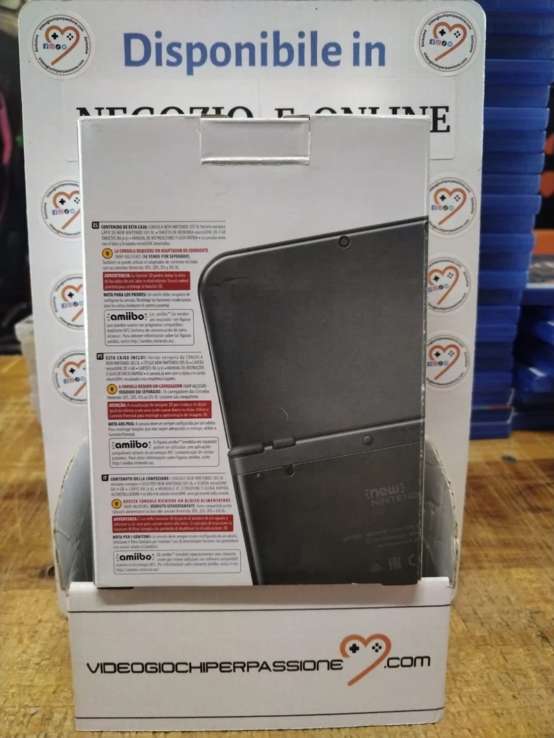 New Nintendo 3DS XL Console Nera Metallico- Completa + Caricatore (usato garantito)