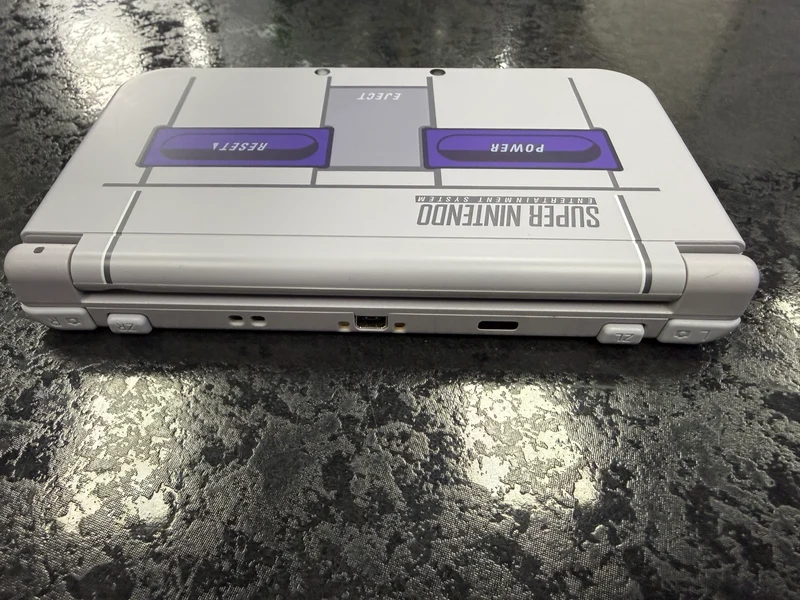 New Nintendo 3DS XL: Super NES Edition