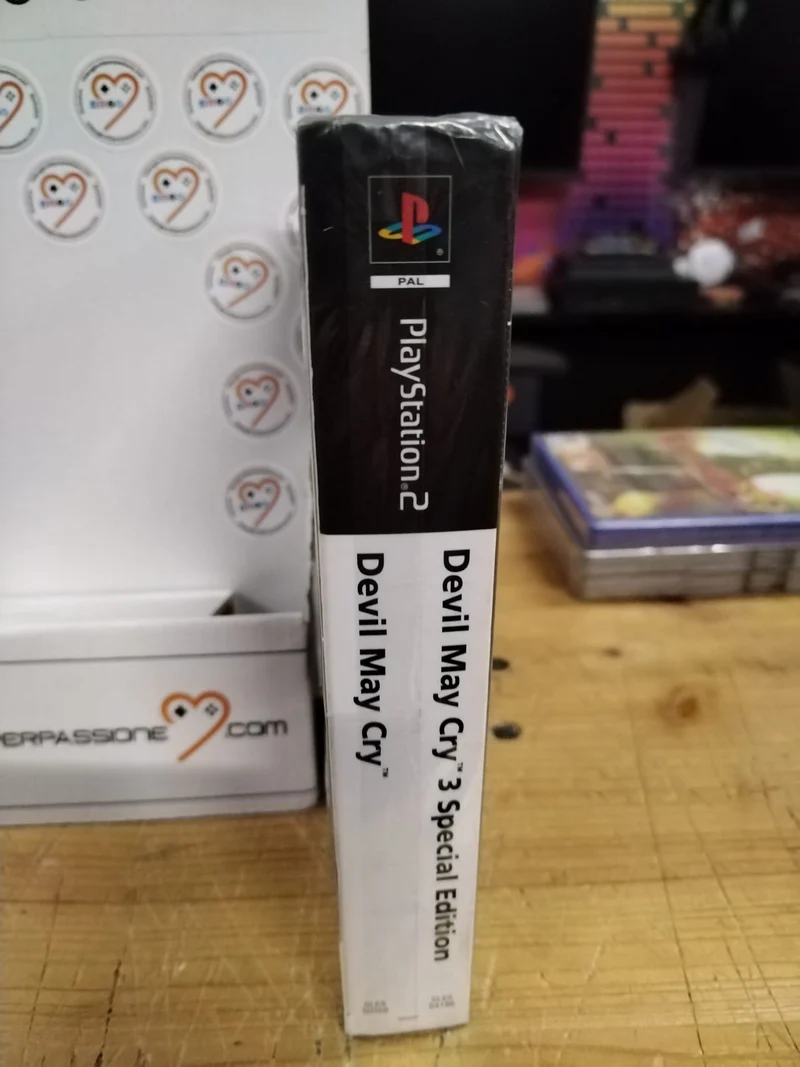 DEVIL MAY CRY + DEVIL MAY CRY 3 SPECIAL EDITION PS2 VERSIONE ITALIANA