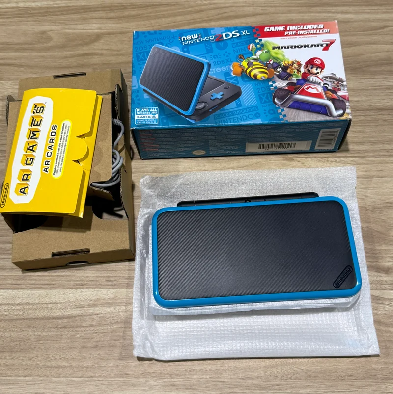 New Nintendo 2DS XL Handheld Console System Mario Kart 7 Bundle Black/Turquoise