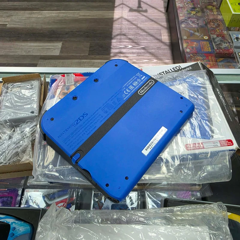 Nintendo 2DS Electric Blue 2 Handheld Console MARIO KART