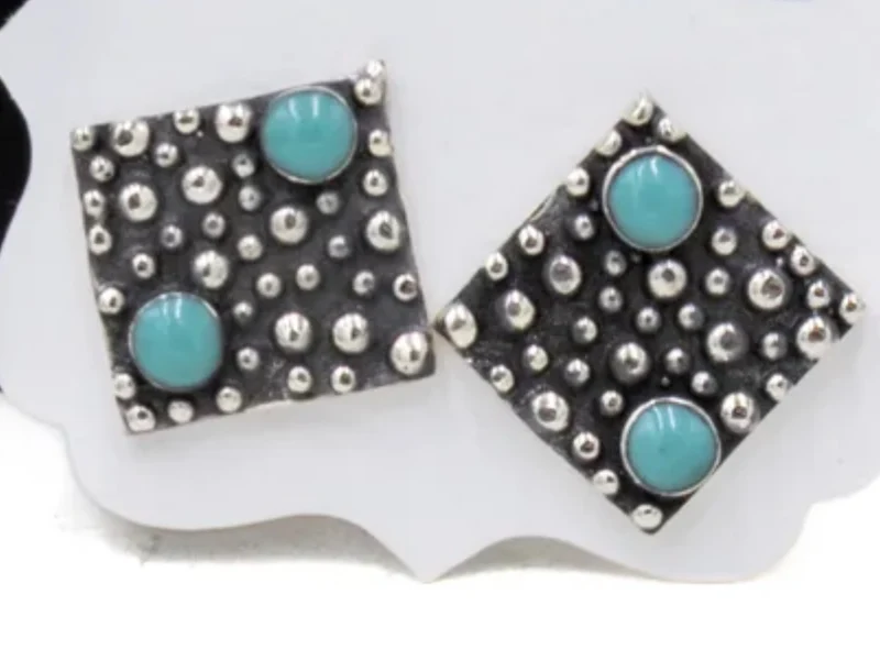 Dot Stud With Turquoise