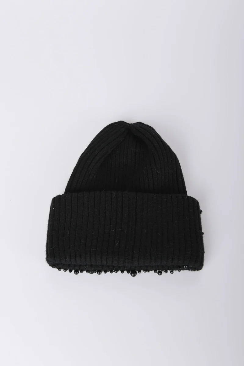 Berretto in maglia con perline