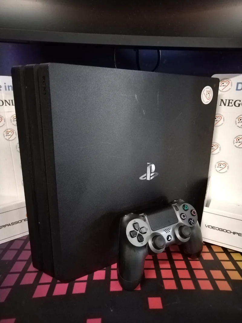 PlayStation 4 PRO console (usato garantito)