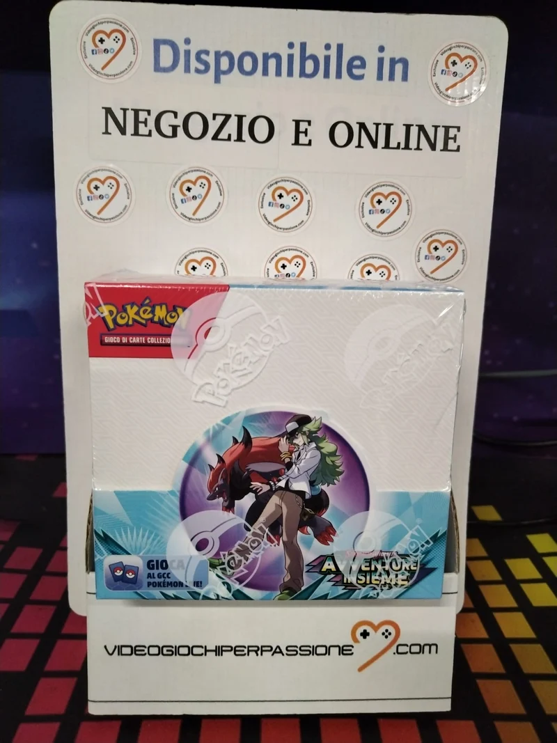 Pokémon GCC: Scarlatto e Violetto - Avventure Insieme, contiene 36 buste di espansione, edizione in italiano.