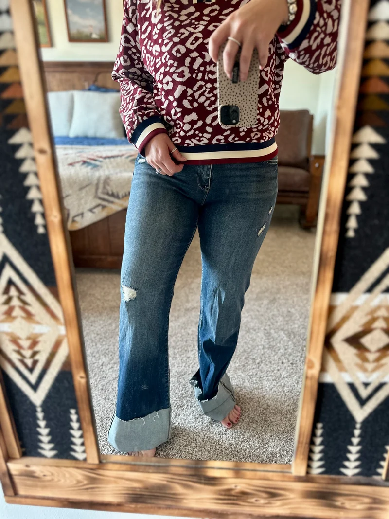 Petra || Mid Rise Cuffed Jeans