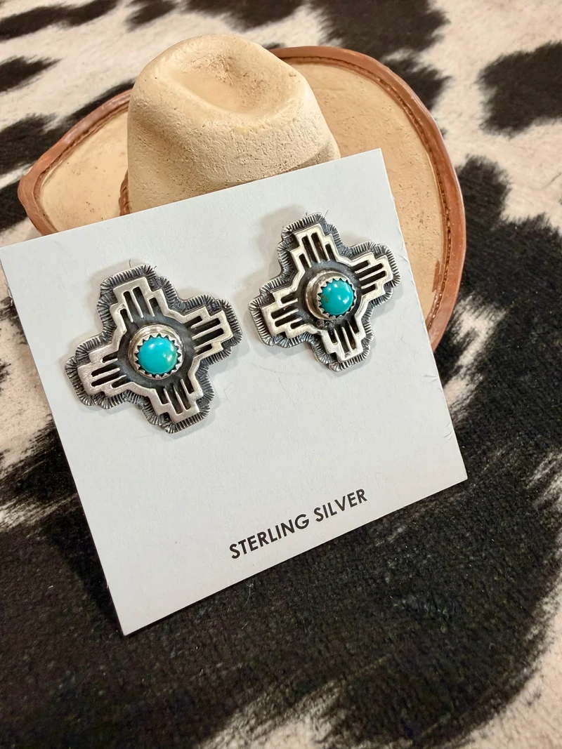 Kingman Turquoise Navajo Stud Earrings