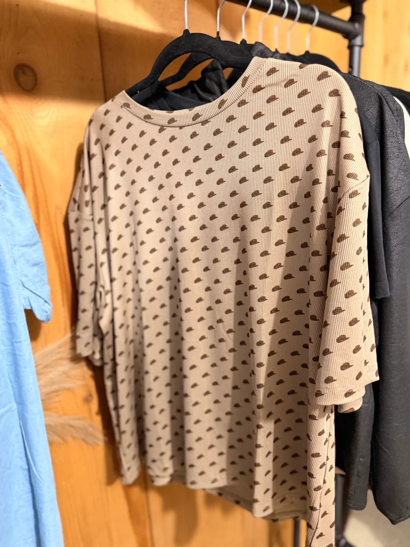 Howdy Cowboy Hat Tee
