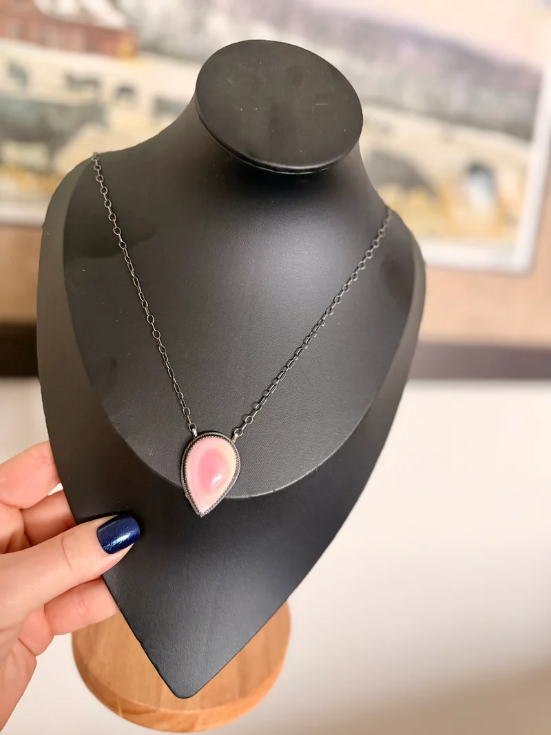 Tia Long Navajo Made Pink Conch Necklace