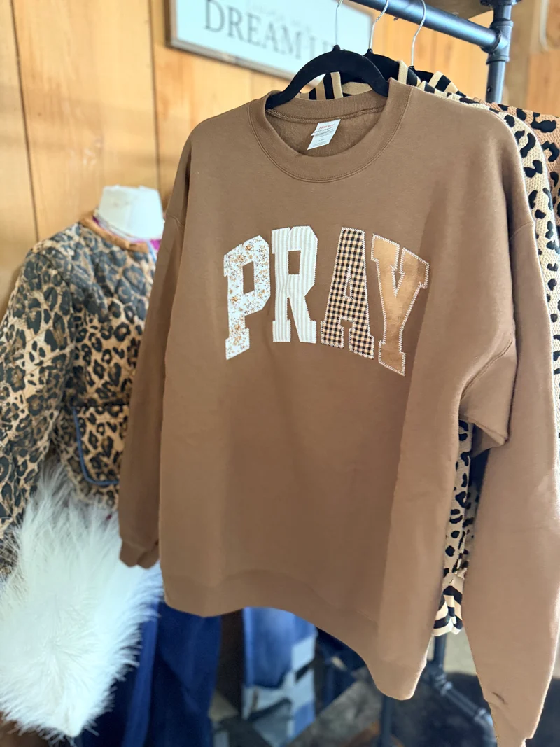 PRAY Crewneck *taupe