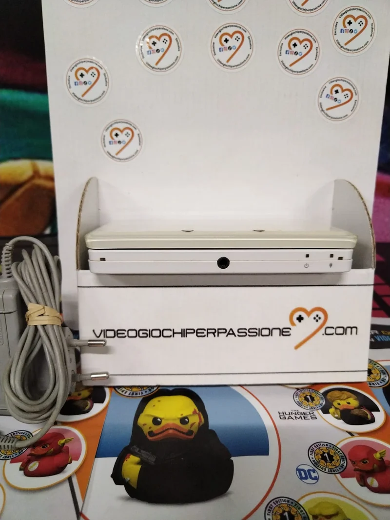 NINTENDO 3DS CONSOLE (usato garantito)(senza scatola)(con caricatore)