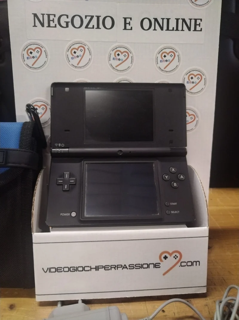 Console Nintendo ds i (usato garantito)(senza scatola)(con caricatore)