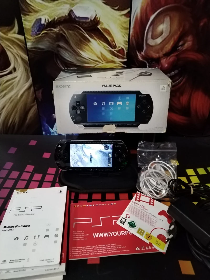 Console portatile Sony Playstation: PSP-1004 K (usato garantito)