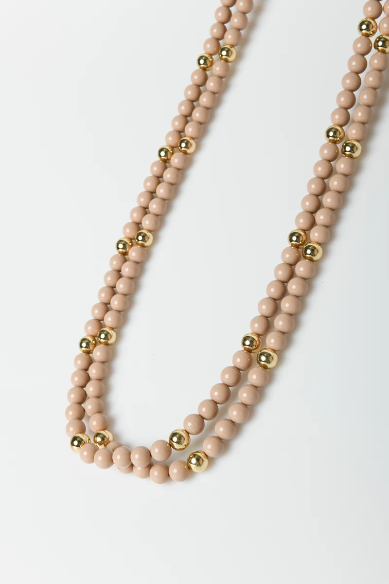 Collana lunga con perle