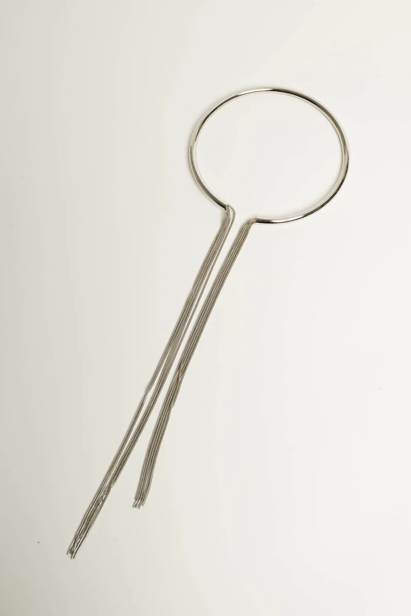 Collana rigida con fili extra-long argento
