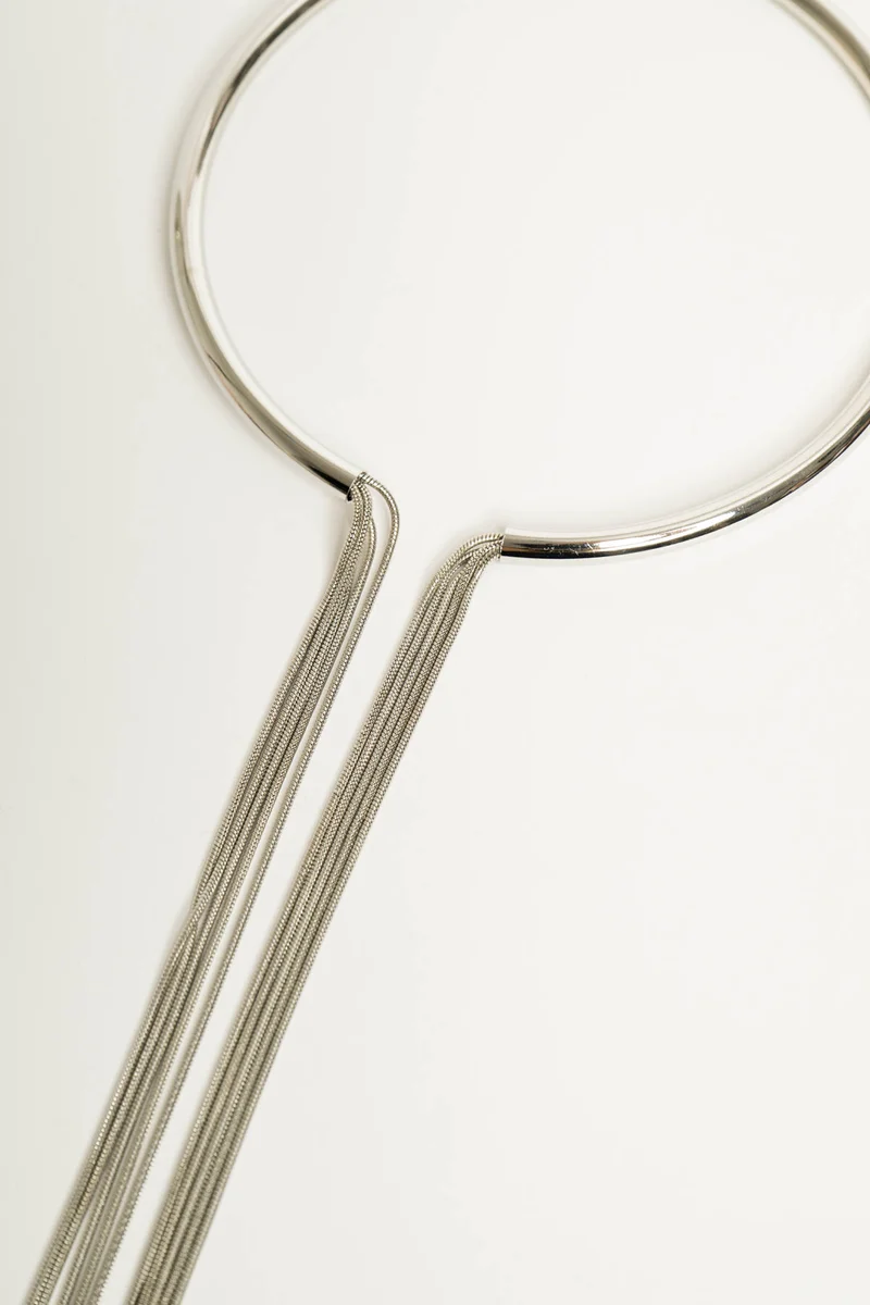 Collana rigida con fili extra-long argento
