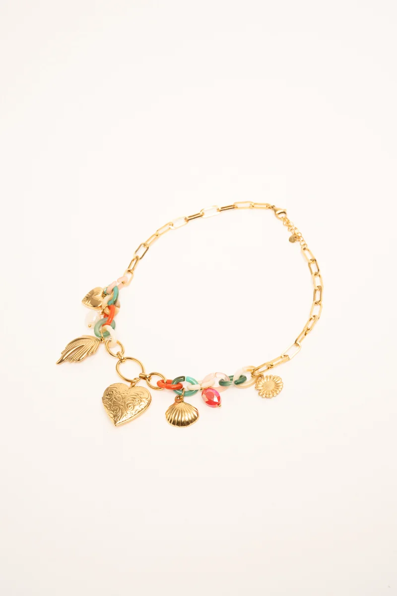 Collana in metallo dorato con pendenti