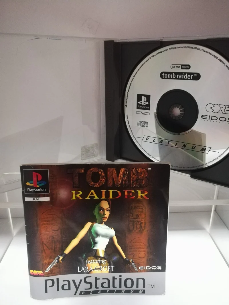 TOMB RAIDER PS1 (usato garantito)( manca la prima copertina)