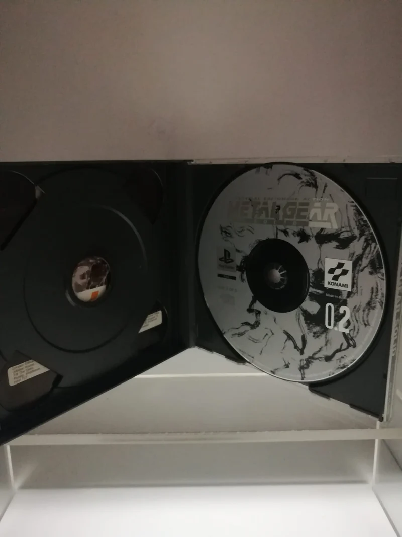 METAL GEAR SOLID PS1 (usato garantito)(completamente in italiano)