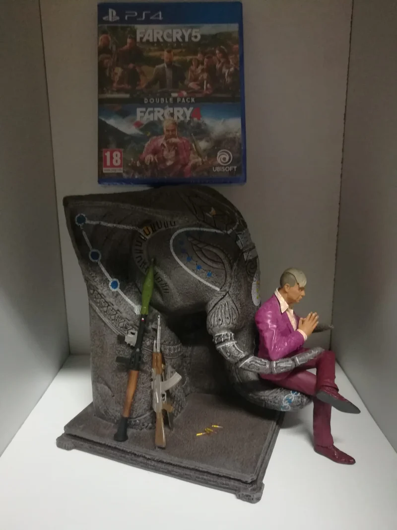 FAR CRY 5 + FAR CRY 4 DOUBLE PACK PLAYSTATION 4 VERSIONE EUROPEA+FIGURE (gioco nuovo- figure usata senza scatola)