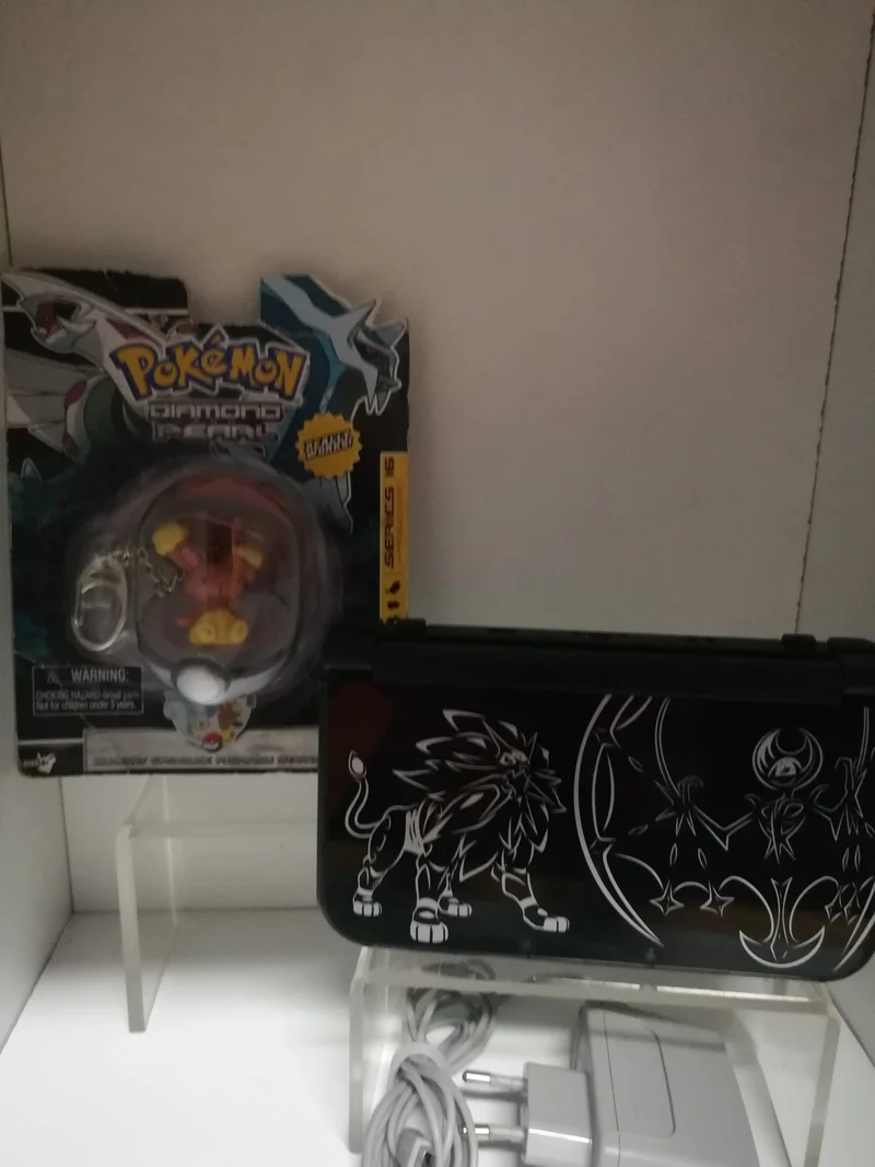 CONSOLE 3DS XL POKEMON SOLE E LUNA (usato garantito)(senza scatola)(portachiavi in regalo)