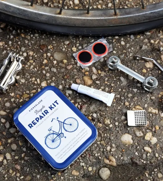 Kikkerland Bike Repair - Kit Riparazione Bicicletta in Latta