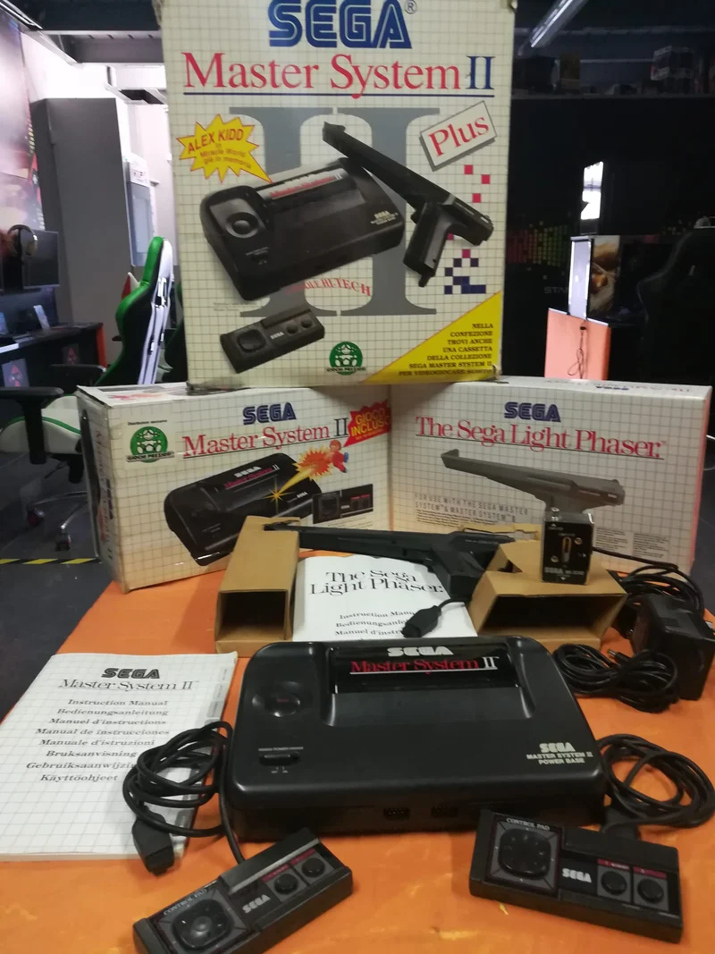 SEGA MASTER SYSTEM II PLUS (completo di tutto )(usato garantito)