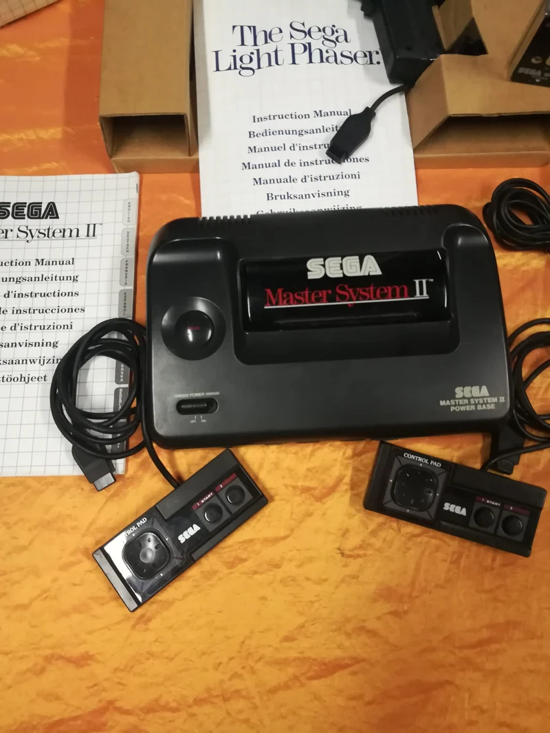 SEGA MASTER SYSTEM II PLUS (completo di tutto )(usato garantito)