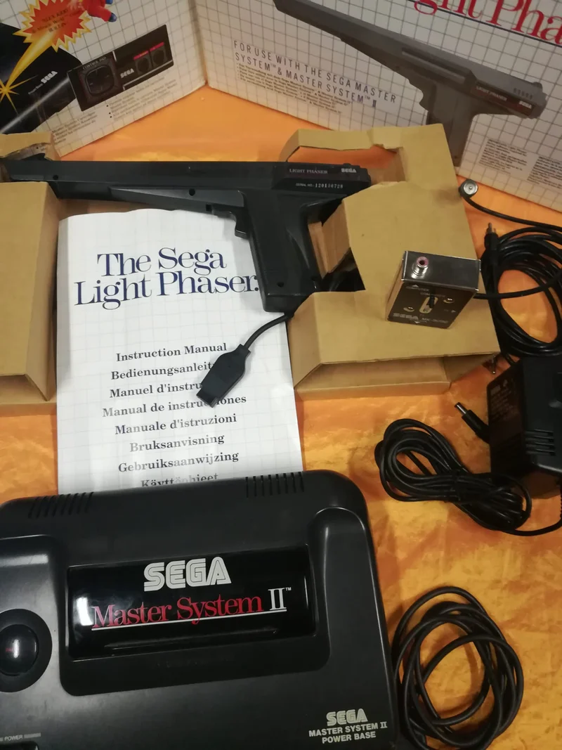 SEGA MASTER SYSTEM II PLUS (completo di tutto )(usato garantito)